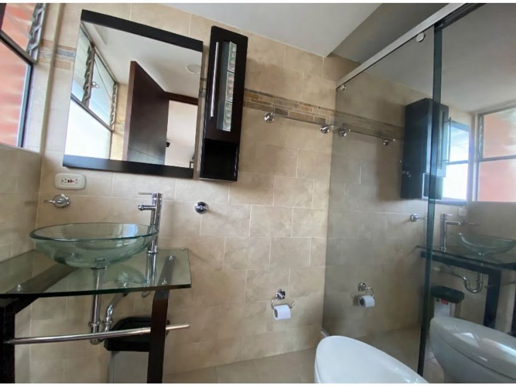 Apartamento de 3 alcobas en venta en Pontevedra, Bogotá, 163 m² · foto 10 de 20