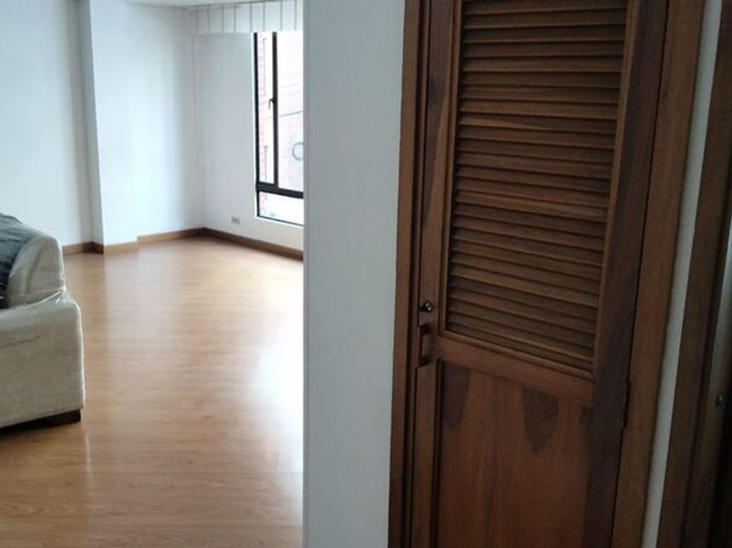 Apartamento de 3 alcobas en venta en Santa Barbara Occidental, Bogotá, 81 m² · foto 13 de 20