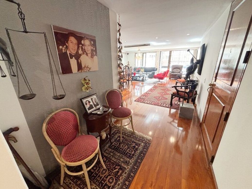 Apartamento de 3 alcobas en venta en Santa Bibiana, Bogotá, 220 m² · foto 5 de 17