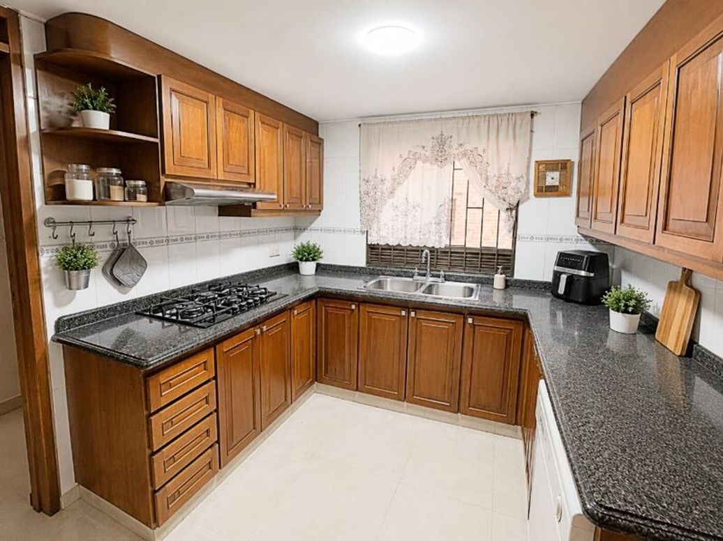 Apartamento de 3 alcobas en venta en Santa Bibiana, Bogotá, 220 m² · foto 6 de 17