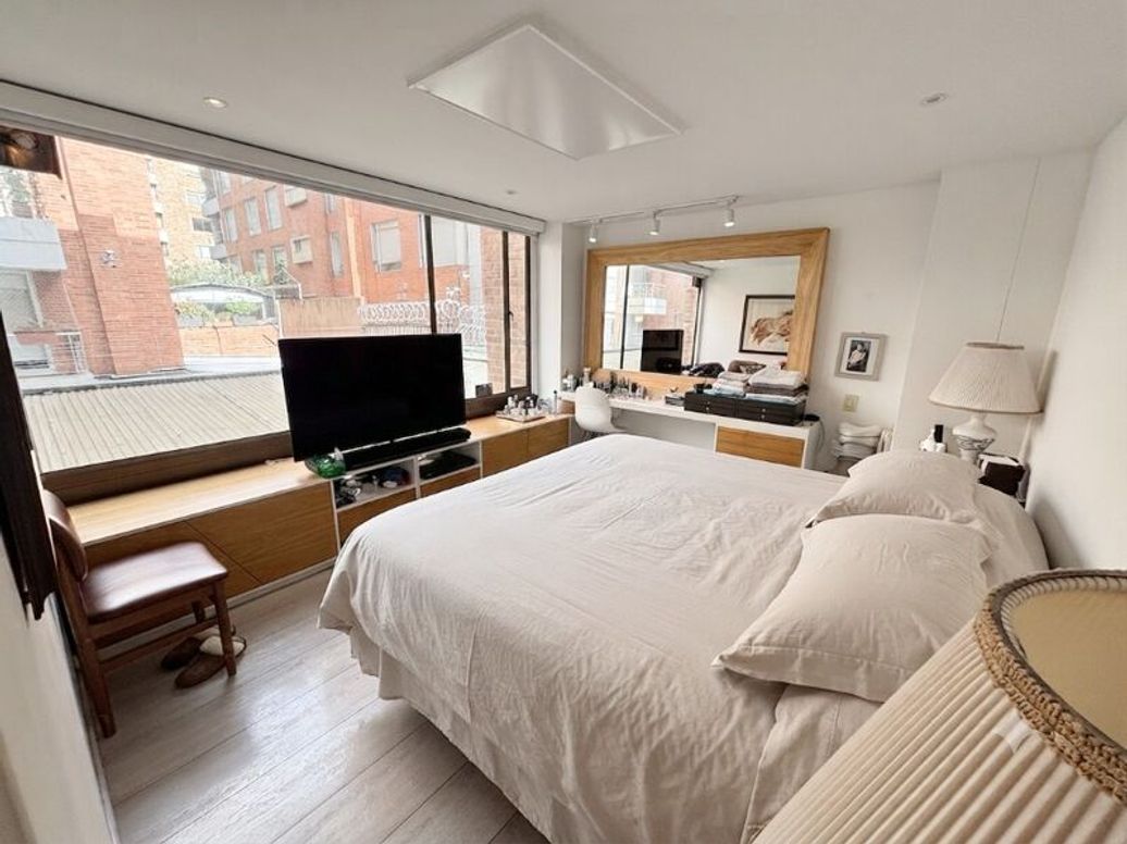 Apartamento de 3 alcobas en venta en Santa Bibiana, Bogotá, 220 m² · foto 9 de 17