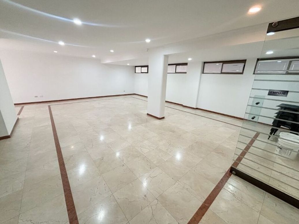 Apartamento de 3 alcobas en venta en Santa Bibiana, Bogotá, 220 m² · foto 16 de 17