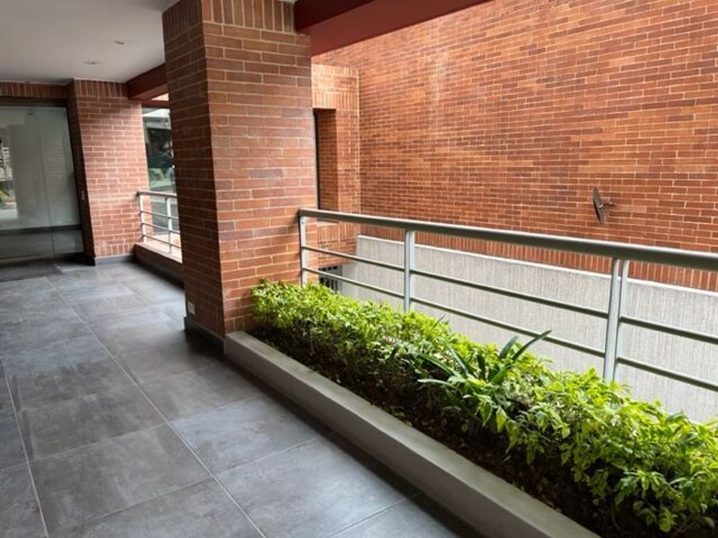 Apartamento de 3 alcobas en venta en Santa Barbara Occidental, Bogotá, 190 m² · foto 4 de 20