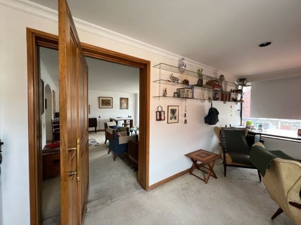 Apartamento de 3 alcobas en venta en Santa Barbara Occidental, Bogotá, 190 m² · foto 8 de 20