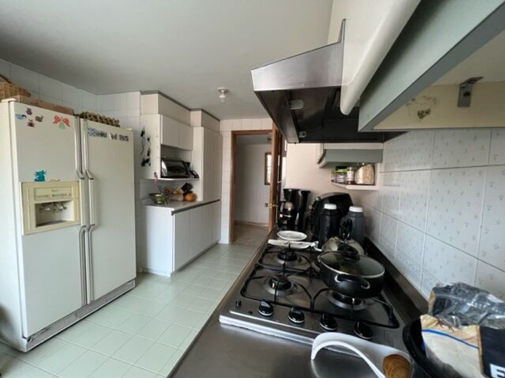 Apartamento de 3 alcobas en venta en Santa Barbara Occidental, Bogotá, 190 m² · foto 11 de 20