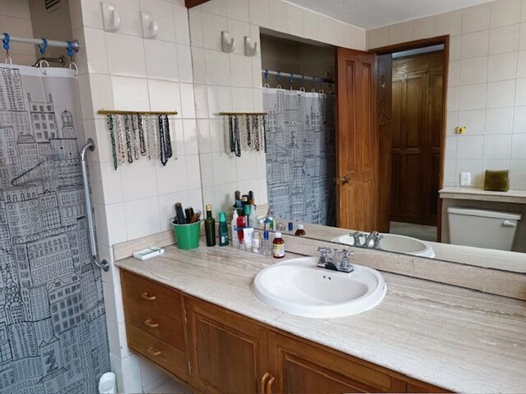 Apartamento de 3 alcobas en venta en Santa Barbara Occidental, Bogotá, 190 m² · foto 18 de 20