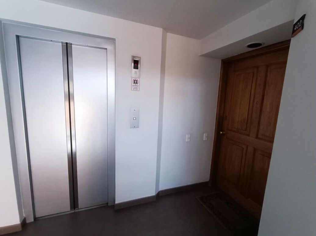 Apartamento de 3 alcobas en venta en Santa Barbara Occidental, Bogotá, 190 m² · foto 19 de 20
