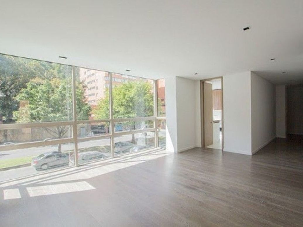 Apartamento de 2 alcobas en venta en El Retiro, Bogotá, 147 m² · foto 4 de 10