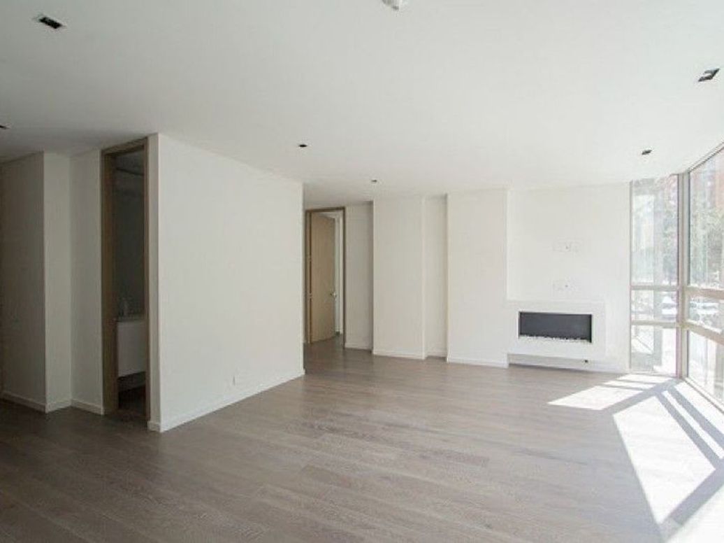 Apartamento de 2 alcobas en venta en El Retiro, Bogotá, 147 m² · foto 2 de 10