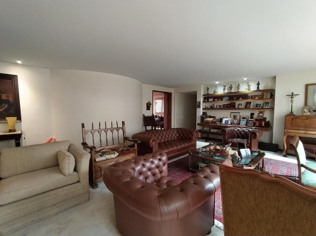 Apartamento de 3 alcobas en venta en Bellavista, Bogotá, 235 m² · foto 3 de 20