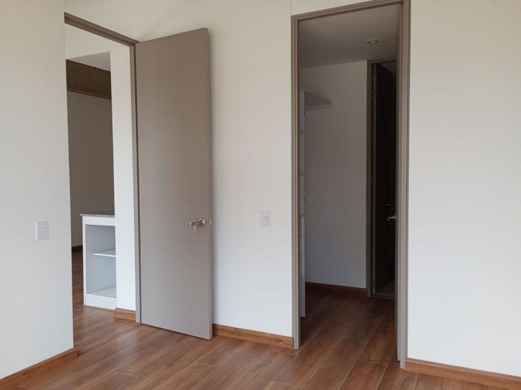 Apartamento de 1 alcoba en venta en Chicó Norte, Bogotá, 49 m² · foto 9 de 20