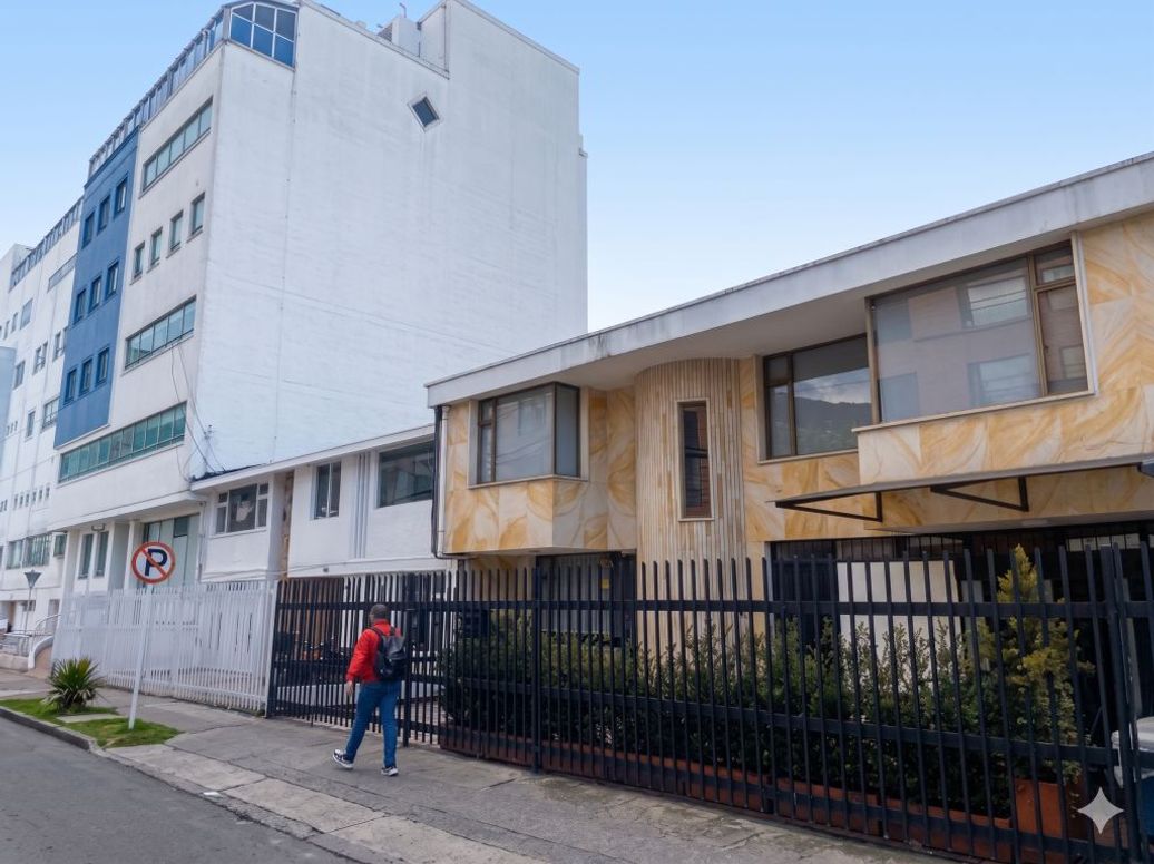 Casa de 4 alcobas en venta en Quinta Paredes, Bogotá, 344 m² · foto 2 de 20