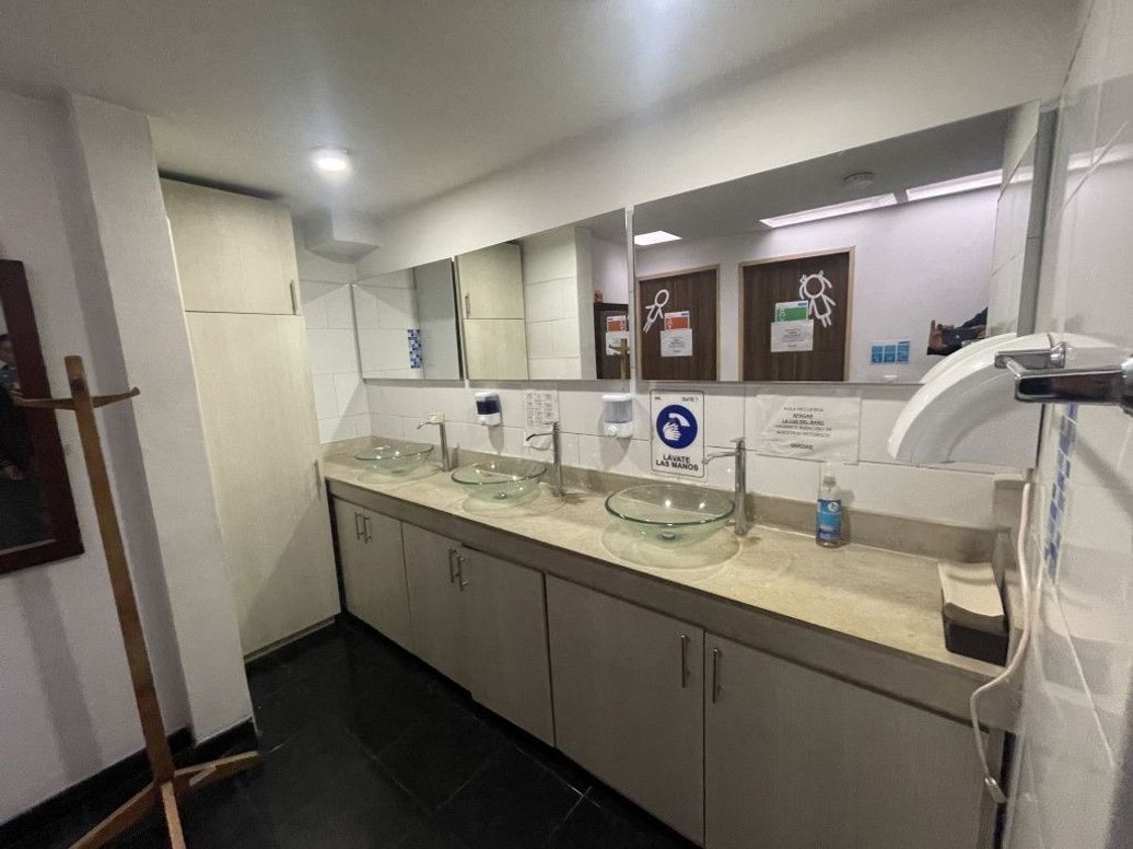 Casa de 4 alcobas en venta en Quinta Paredes, Bogotá, 344 m² · foto 17 de 20