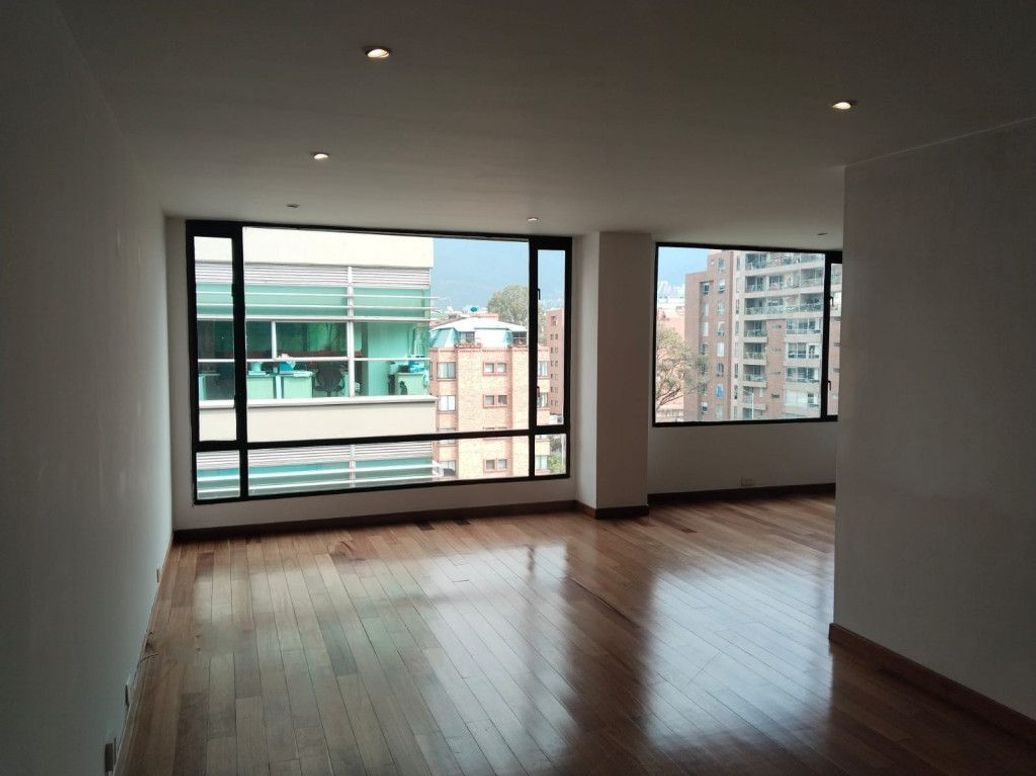 Apartamento de 3 alcobas en venta en Chico Norte Et. Iii, Bogotá, 114 m² · foto 2 de 20