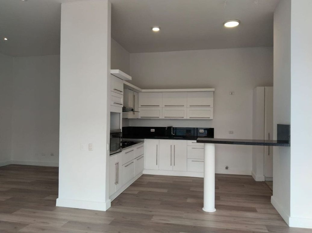 Apartamento de 2 alcobas en venta en Chico Norte Et. Iii, Bogotá, 134 m² · foto 7 de 20