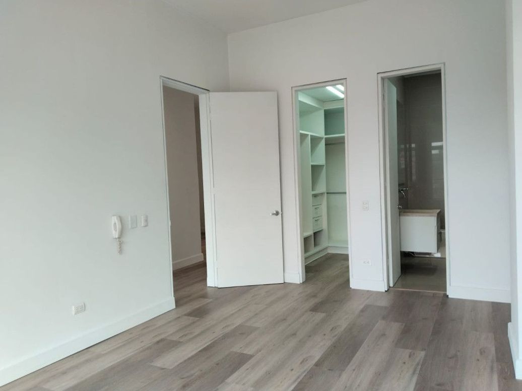 Apartamento de 2 alcobas en venta en Chico Norte Et. Iii, Bogotá, 134 m² · foto 18 de 20