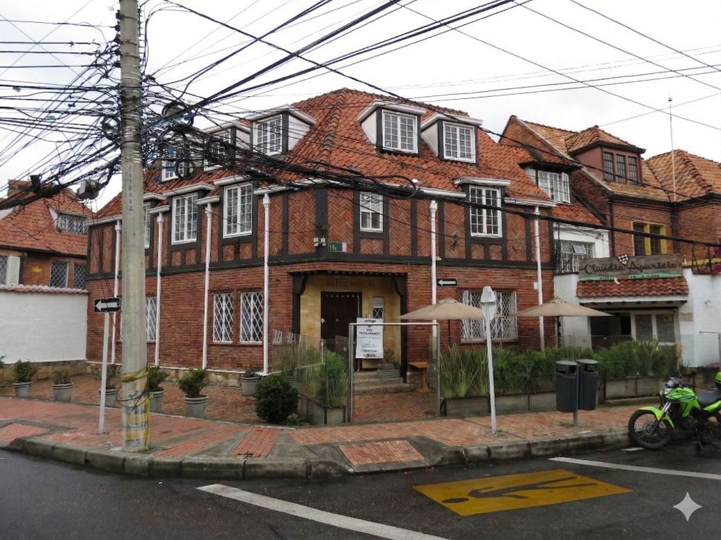 Casa en arriendo en Chapinero Central, Bogotá · 498 m² en Emaus