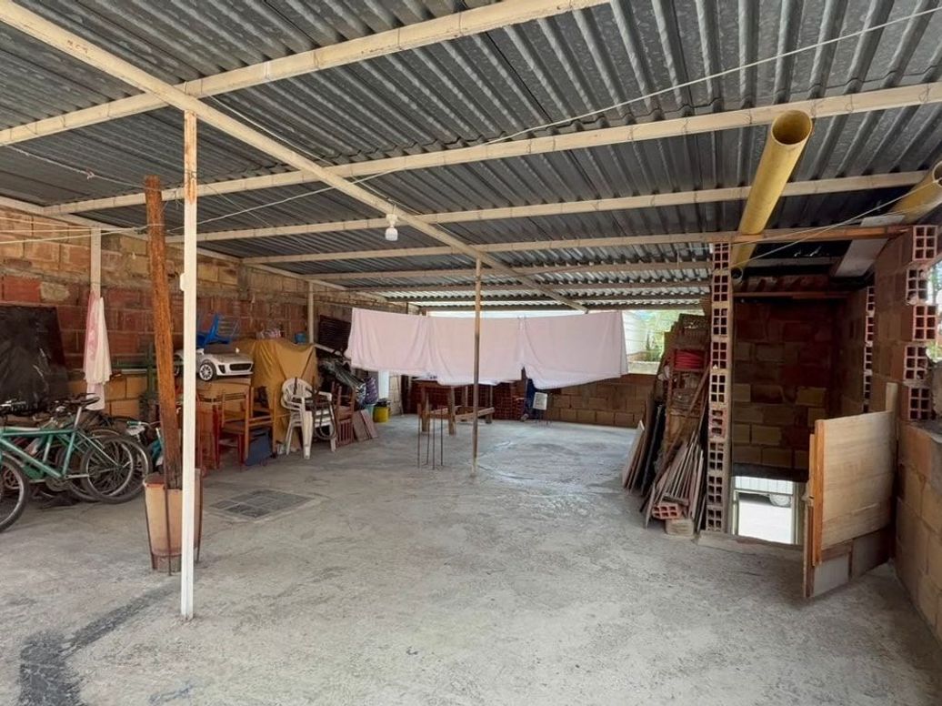Casa de 5 alcobas en venta en Villa Beatriz, Bogotá, 240 m² · foto 15 de 16