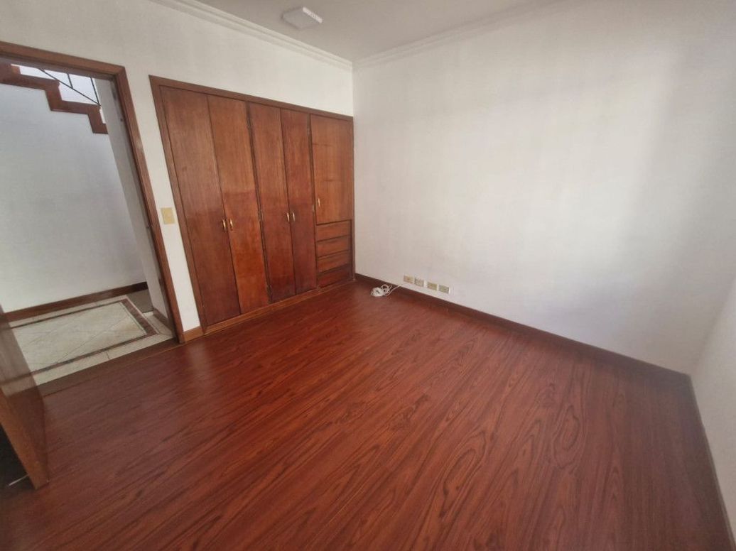Casa de 6 alcobas en venta en Mónaco, Bogotá, 347 m² · foto 13 de 20