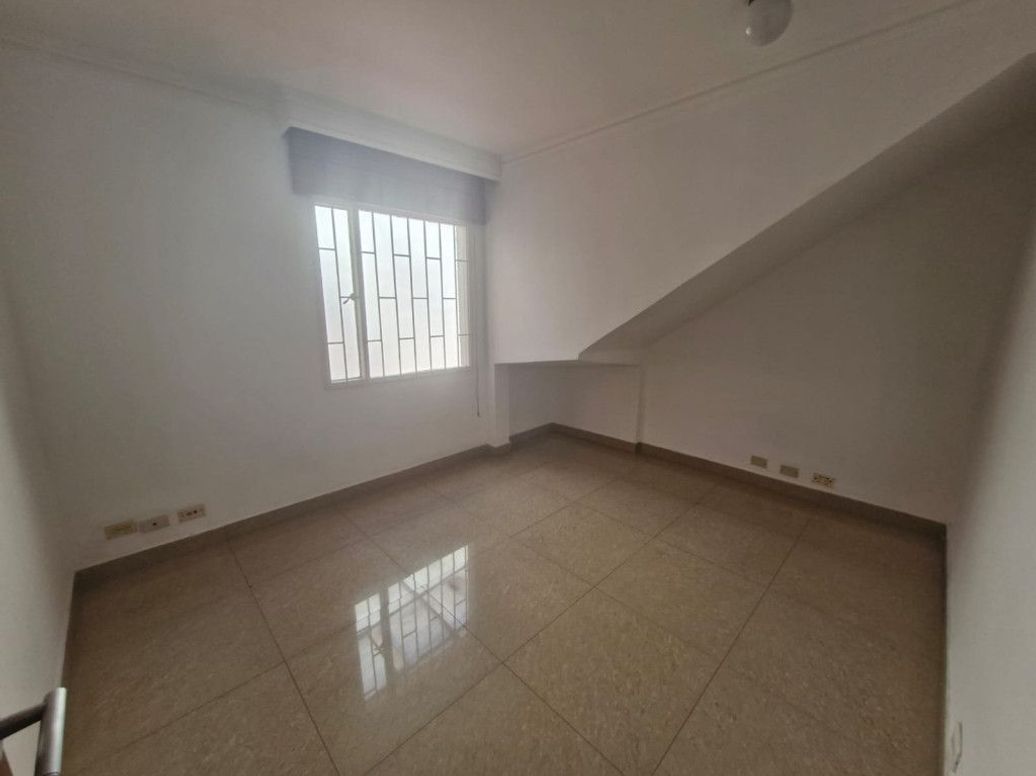 Casa de 6 alcobas en venta en Mónaco, Bogotá, 347 m² · foto 14 de 20