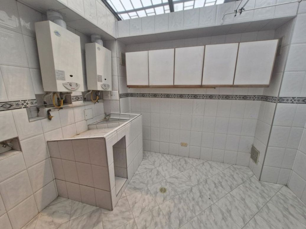 Casa de 6 alcobas en venta en Mónaco, Bogotá, 347 m² · foto 4 de 20