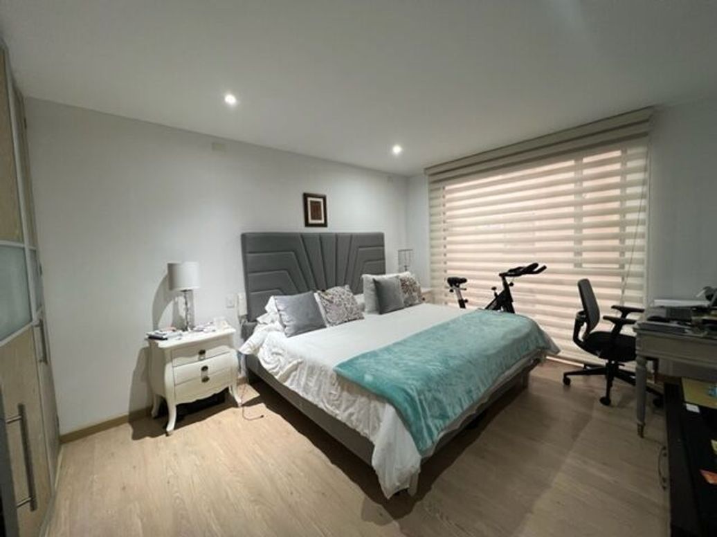 Apartamento de 3 alcobas en venta en Santa Barbara Occidental, Bogotá, 180 m² · foto 13 de 14