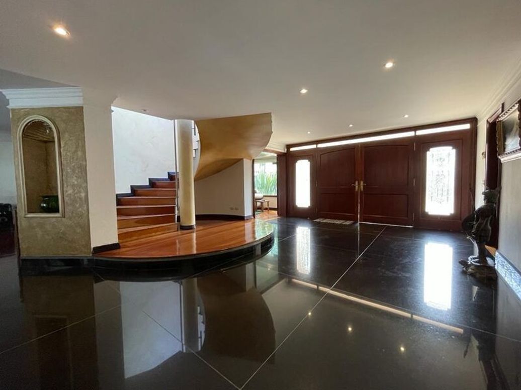 Casa de 4 alcobas en venta en Santa Ana Oriental, Bogotá, 620 m² · foto 14 de 20