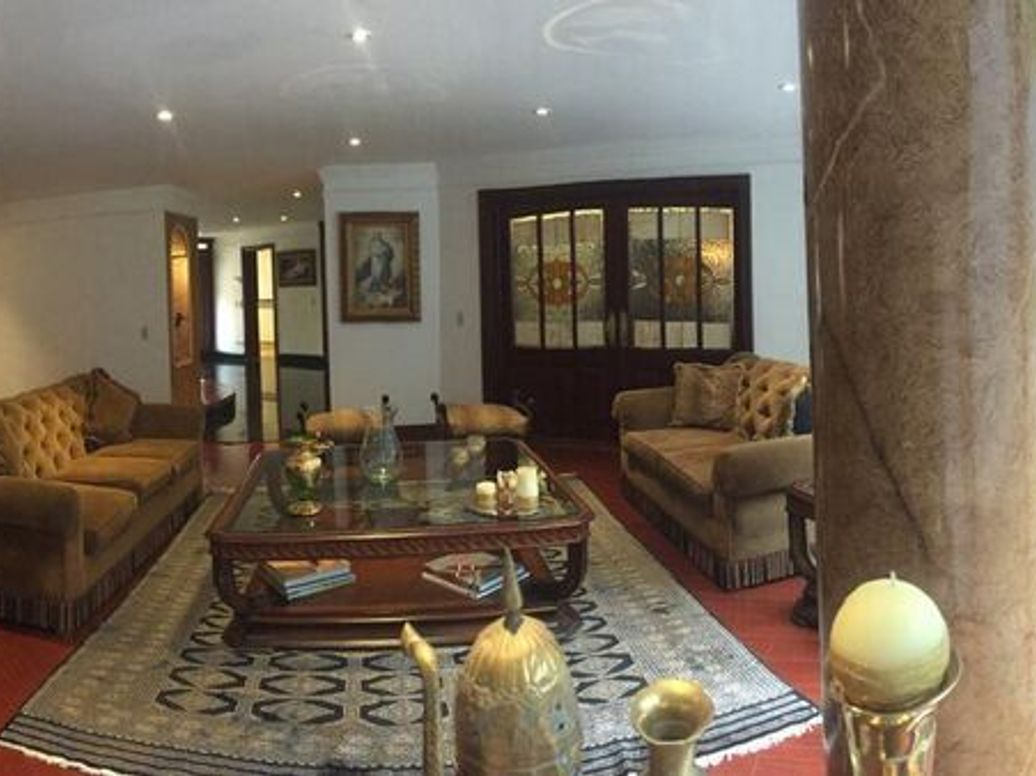 Casa de 4 alcobas en venta en Santa Ana Oriental, Bogotá, 620 m² · foto 2 de 20