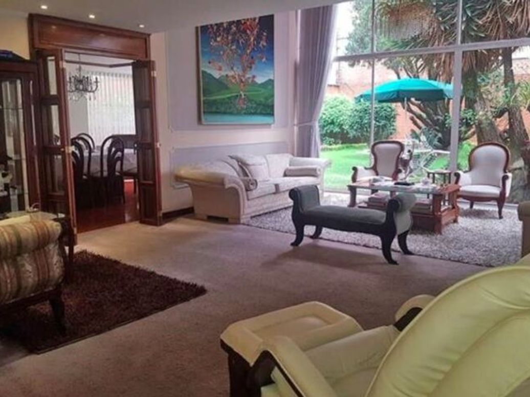 Casa de 4 alcobas en venta en San Patricio, Bogotá, 462 m² · foto 3 de 16