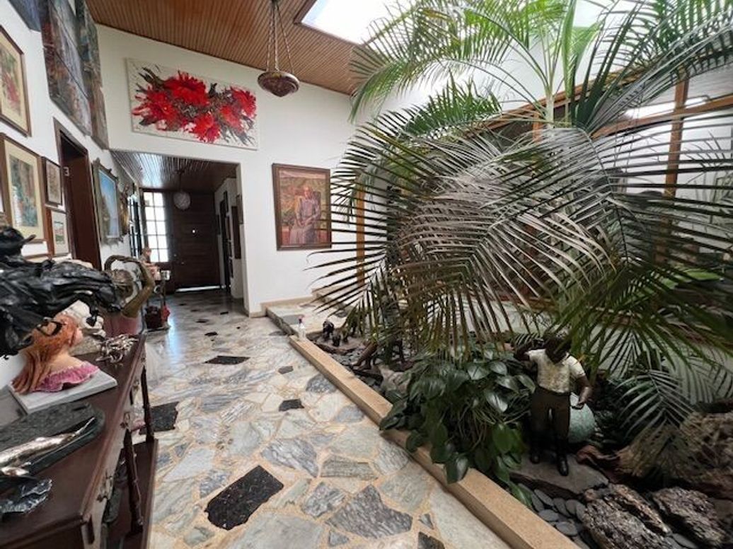 Casa de 4 alcobas en venta en Santa Barbara Alta, Bogotá, 441 m² · foto 11 de 18