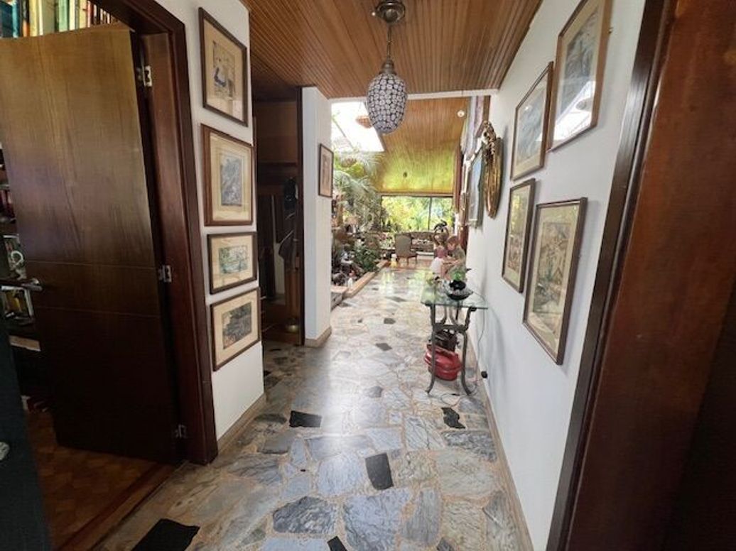 Casa de 4 alcobas en venta en Santa Barbara Alta, Bogotá, 441 m² · foto 8 de 18