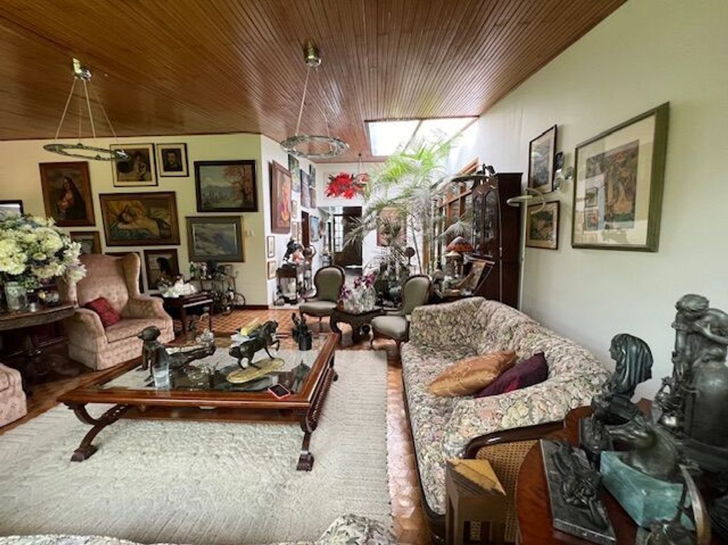 Casa de 4 alcobas en venta en Santa Barbara Alta, Bogotá, 441 m² · foto 6 de 18