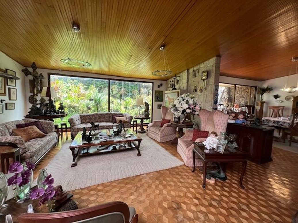 Casa de 4 alcobas en venta en Santa Barbara Alta, Bogotá, 441 m² · foto 3 de 18