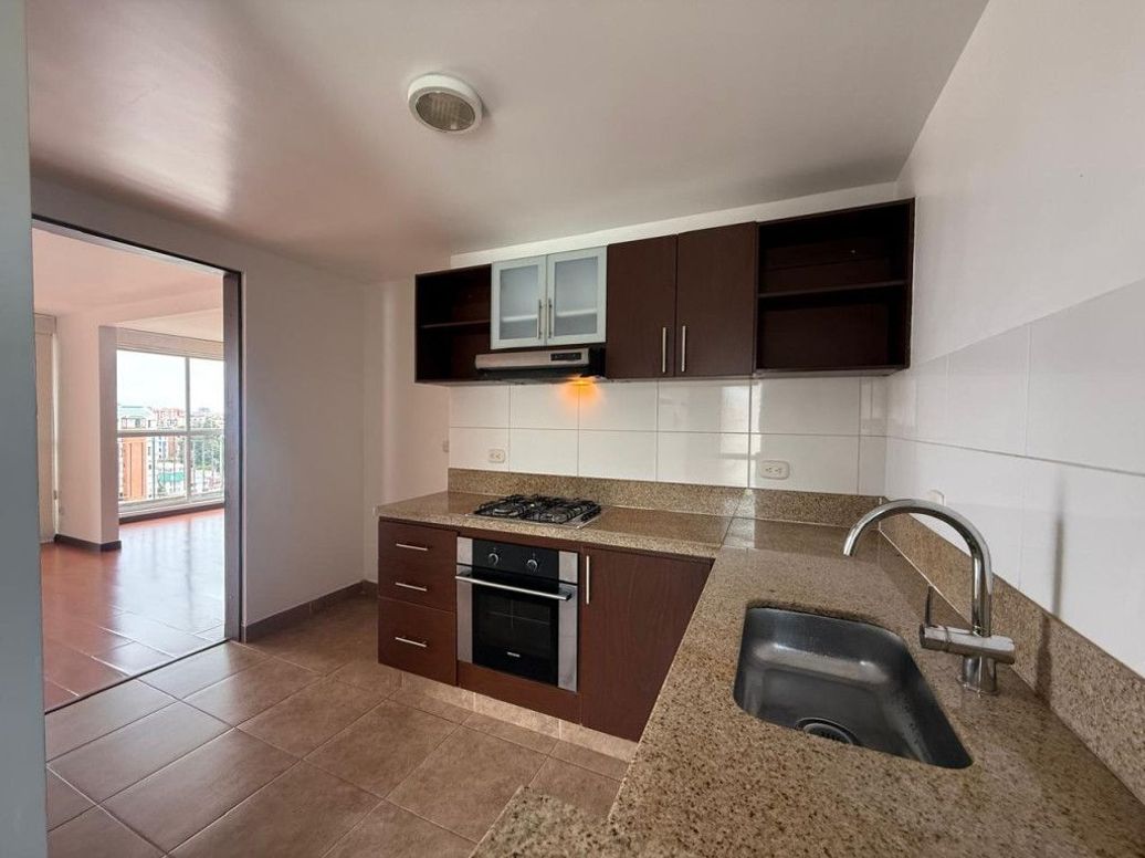 Apartamento de 3 alcobas en venta en Caobos Salazar, Bogotá, 101 m² · foto 4 de 20