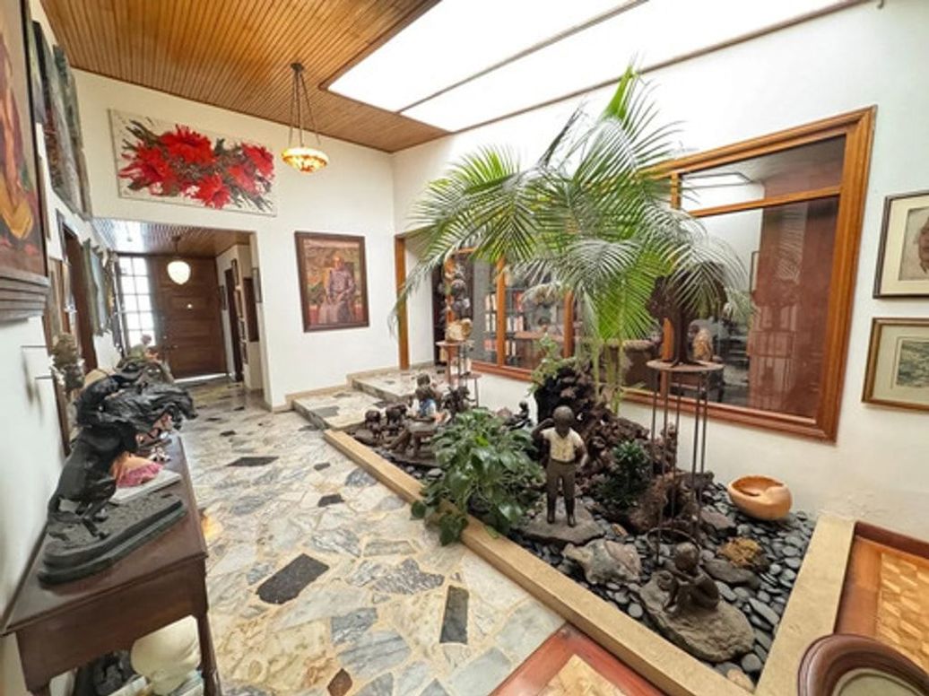 Casa de 4 alcobas en arriendo en Santa Barbara Alta, Bogotá, 441 m² · foto 5 de 11