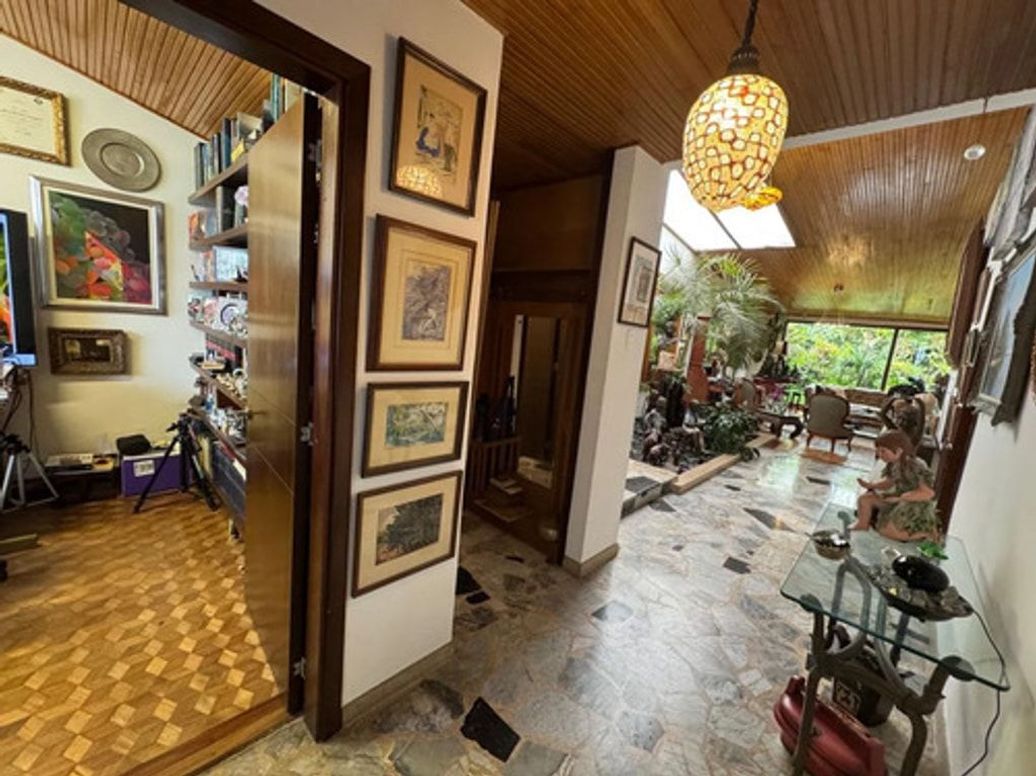 Casa de 4 alcobas en arriendo en Santa Barbara Alta, Bogotá, 441 m² · foto 6 de 11