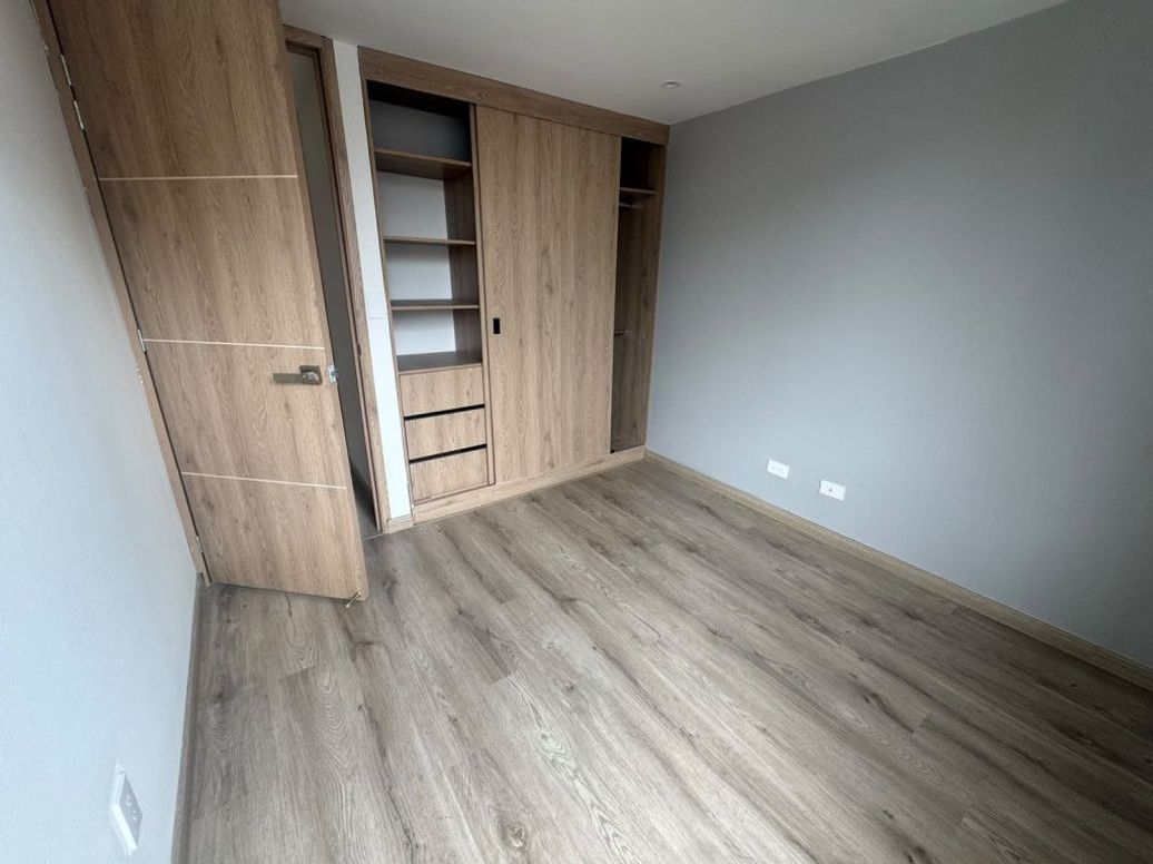 Apartamento de 3 alcobas en venta en Villa Alsacia 2, Bogotá, 77 m² · foto 9 de 19