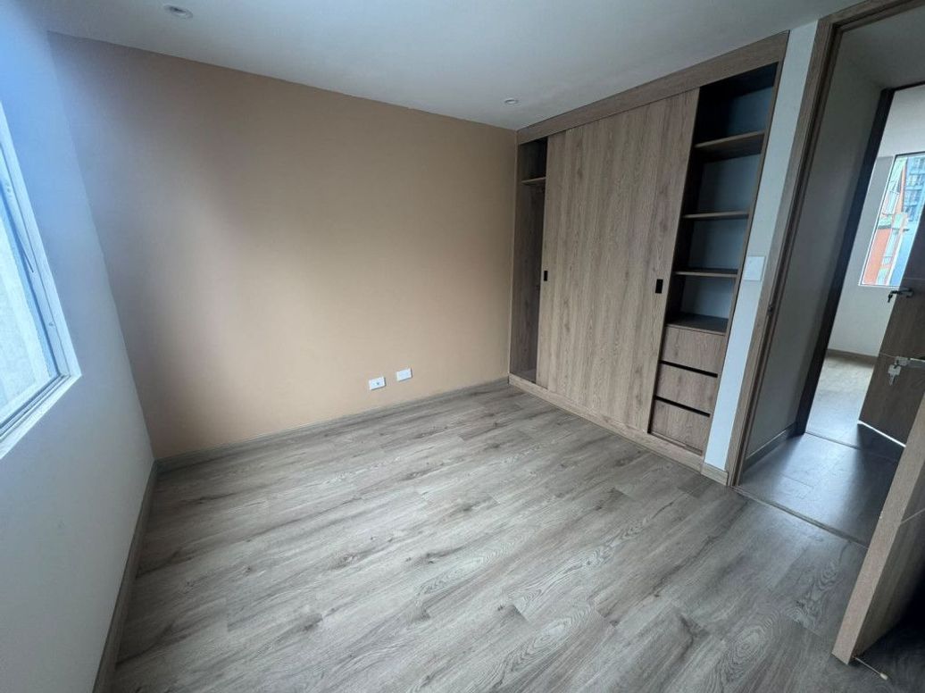 Apartamento de 3 alcobas en venta en Villa Alsacia 2, Bogotá, 77 m² · foto 11 de 19