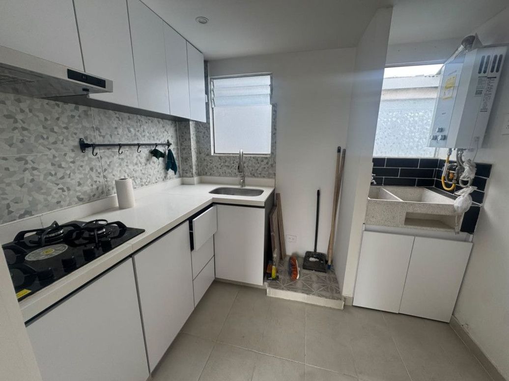 Apartamento de 3 alcobas en venta en Villa Alsacia 2, Bogotá, 77 m² · foto 17 de 19