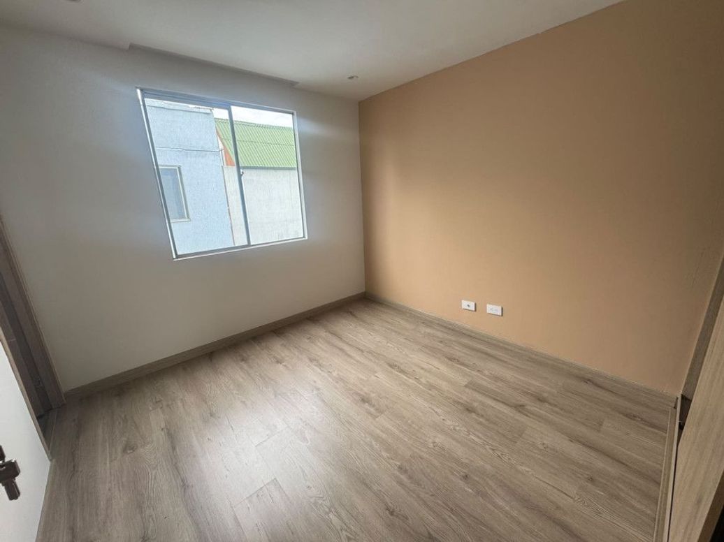 Apartamento de 3 alcobas en venta en Villa Alsacia 2, Bogotá, 77 m² · foto 18 de 19