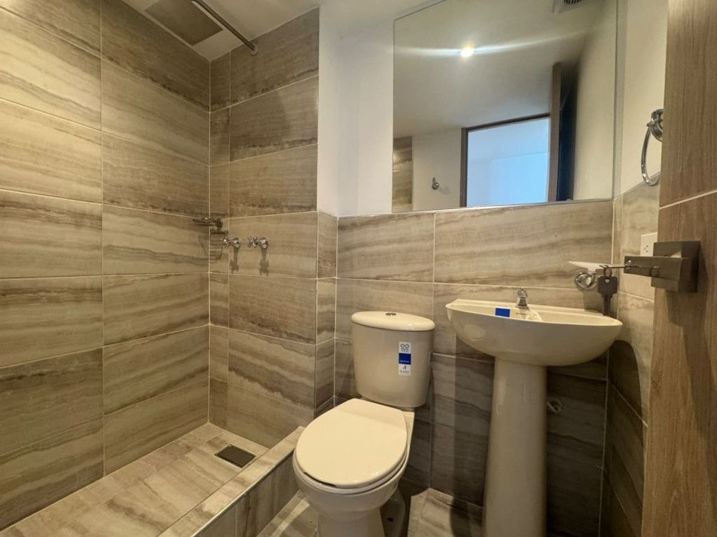 Apartamento de 3 alcobas en venta en Villa Alsacia 2, Bogotá, 77 m² · foto 13 de 19