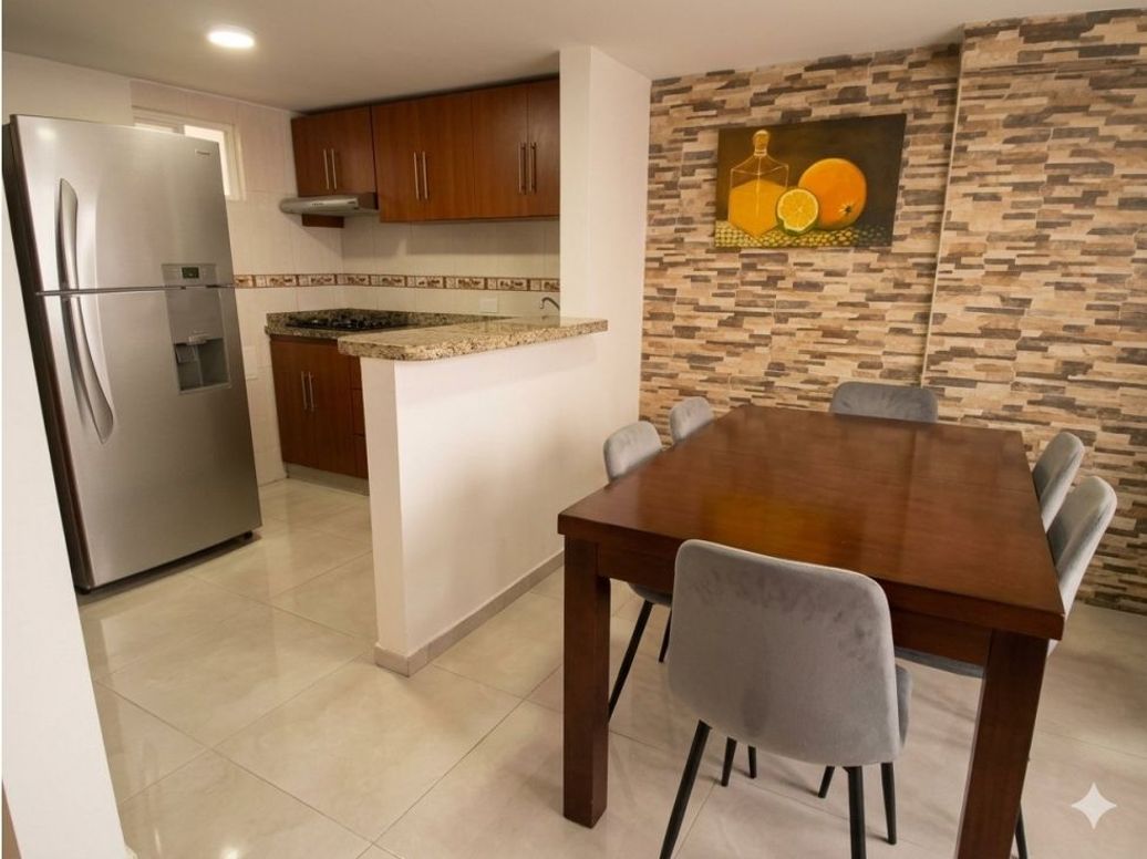 Casa de 8 alcobas en venta en Castilla, Bogotá, 216 m² · foto 3 de 12