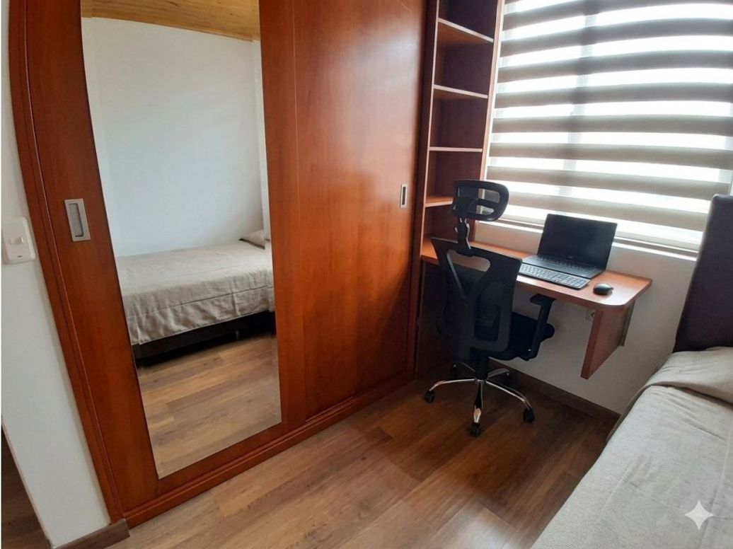 Casa de 8 alcobas en venta en Castilla, Bogotá, 216 m² · foto 8 de 12