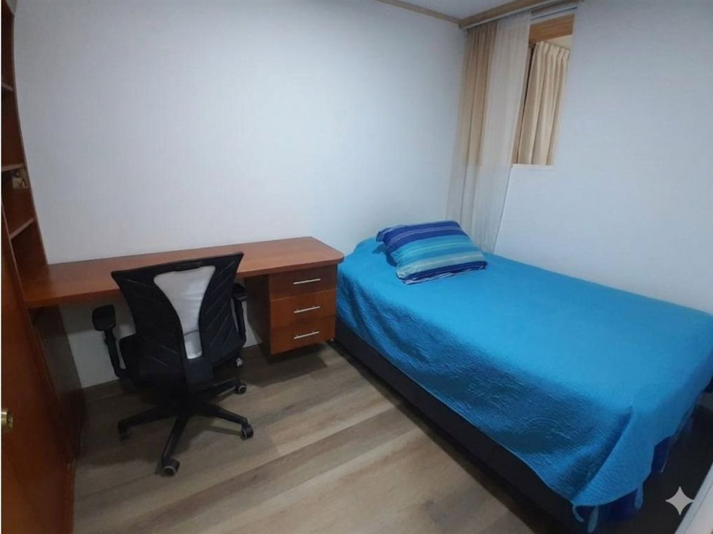 Casa de 8 alcobas en venta en Castilla, Bogotá, 216 m² · foto 10 de 12