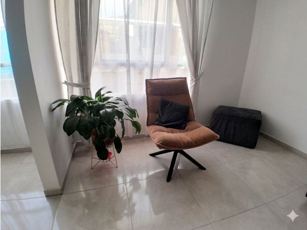 Casa de 8 alcobas en venta en Castilla, Bogotá, 216 m² · foto 2 de 12