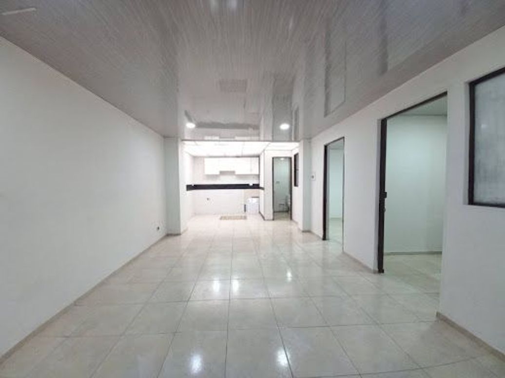 Casa de 10 alcobas en venta en Ciudad Jardín Sur, Bogotá, 394 m² · foto 3 de 20