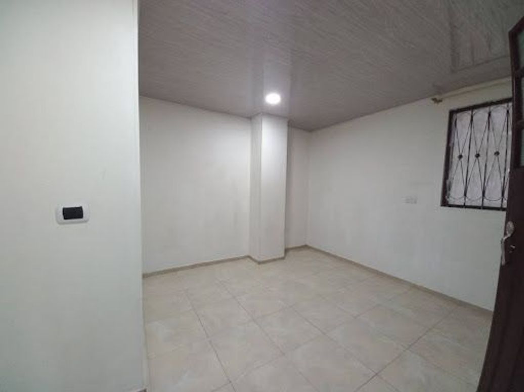 Casa de 10 alcobas en venta en Ciudad Jardín Sur, Bogotá, 394 m² · foto 5 de 20