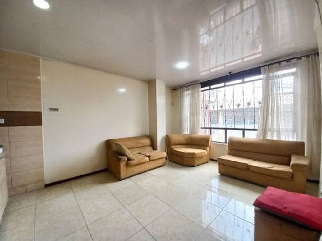 Casa de 10 alcobas en venta en Ciudad Jardín Sur, Bogotá, 394 m² · foto 9 de 20