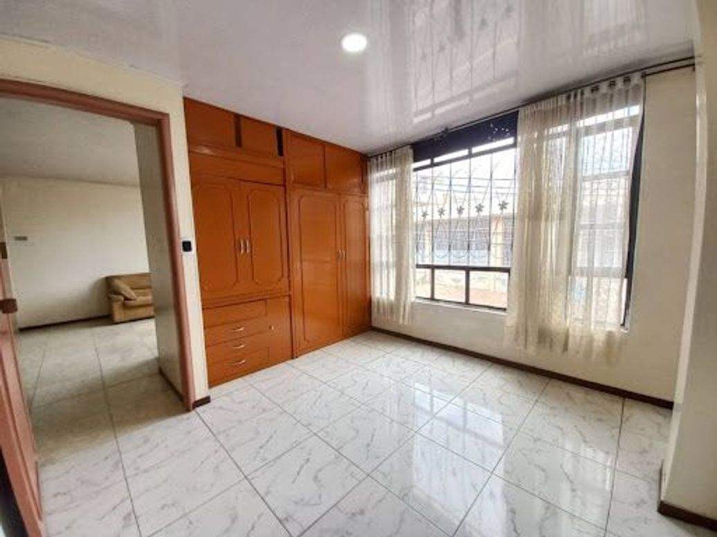 Casa de 10 alcobas en venta en Ciudad Jardín Sur, Bogotá, 394 m² · foto 10 de 20