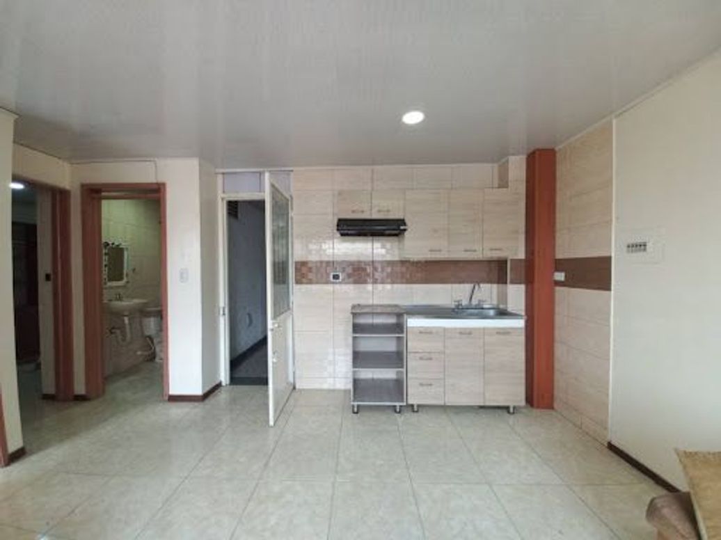 Casa de 10 alcobas en venta en Ciudad Jardín Sur, Bogotá, 394 m² · foto 7 de 20